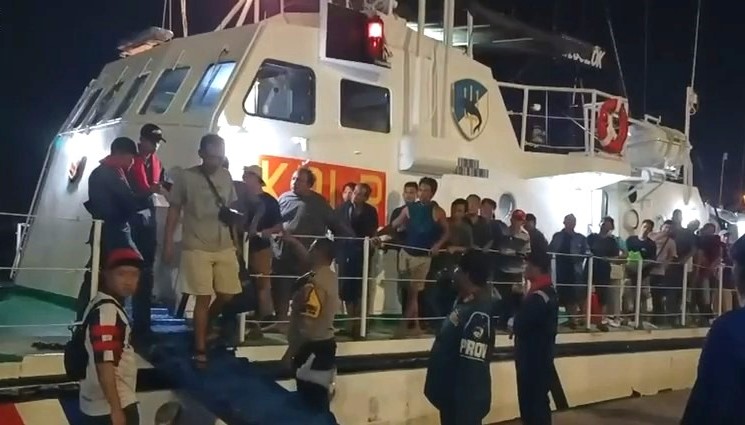 Alami Gangguan Mesin di Selat Sunda, KPLP Evakuasi 28 Penumpang KMP Mutiara Persada III